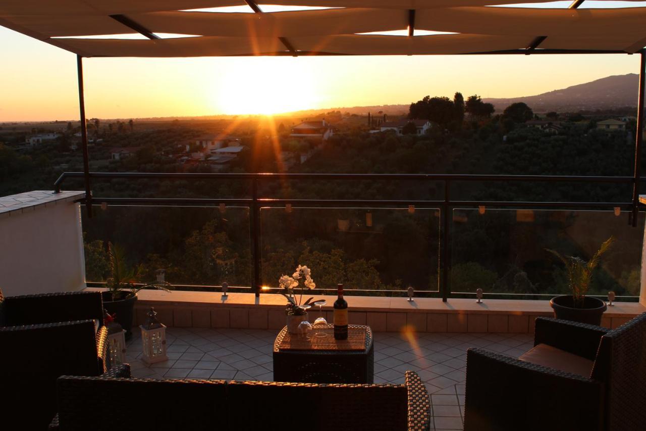 La Terrazza Sul Corso Apartment Giulianello Exterior photo